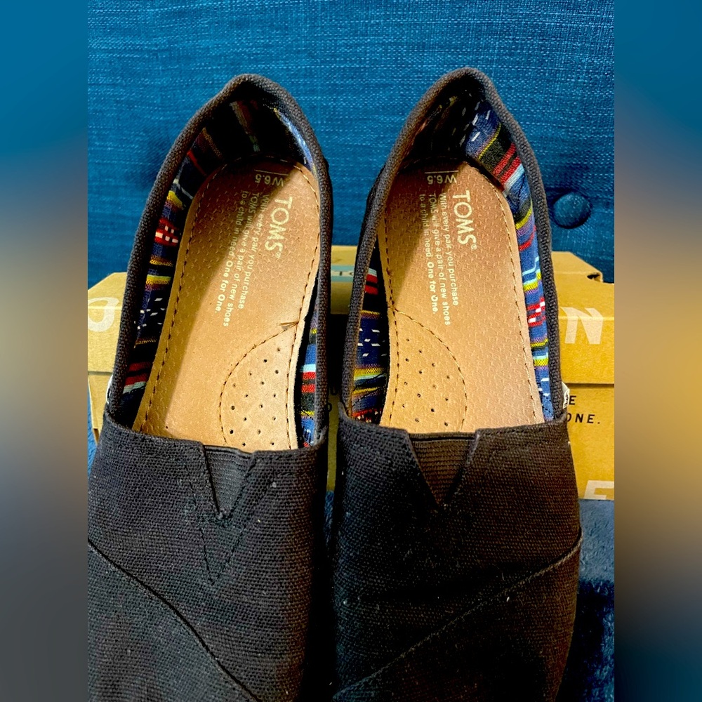 Original TOMS Classic Black on black | Size 6.5